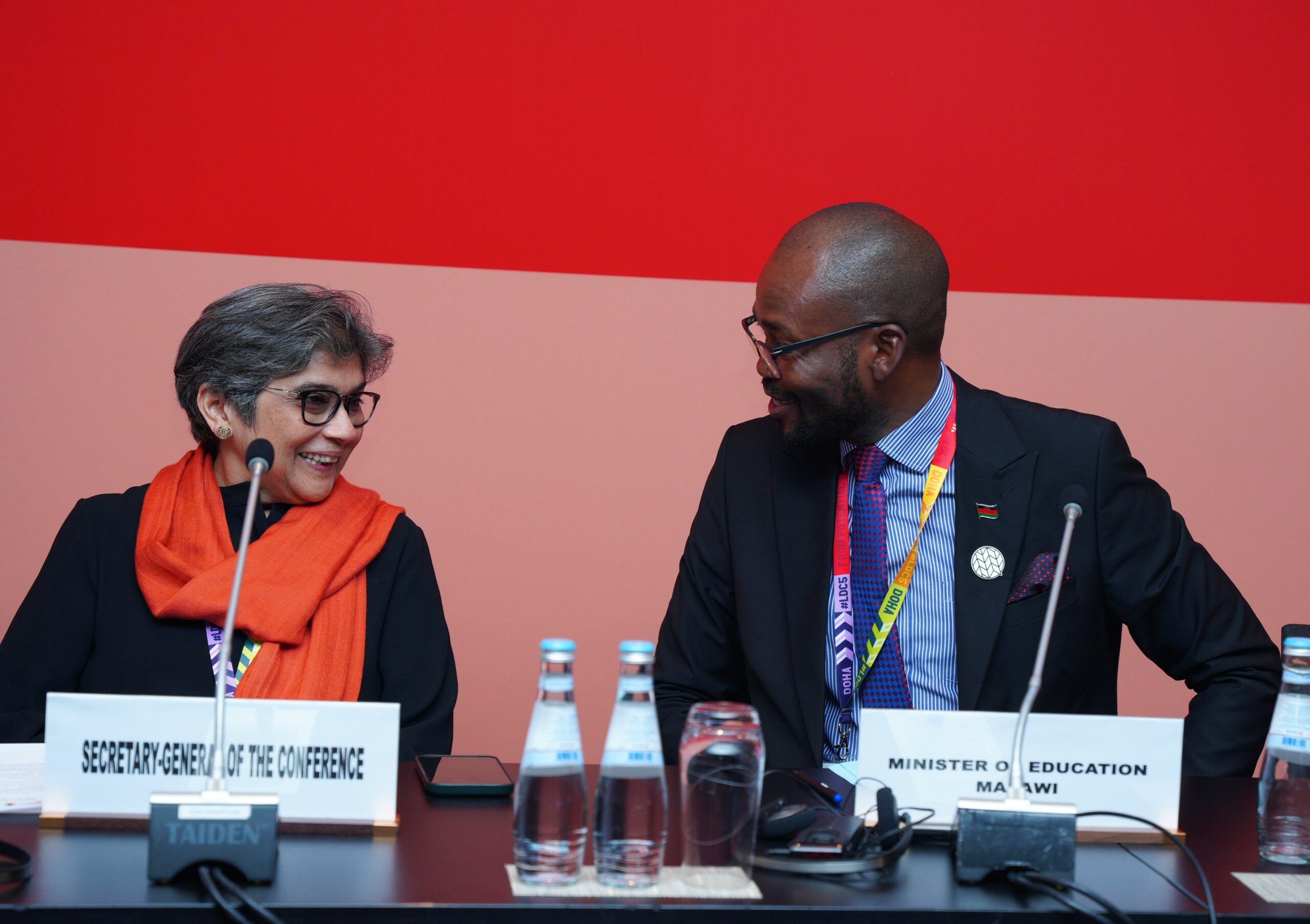 Secretary General of the LDCs conference talks with the Minister of Malawi